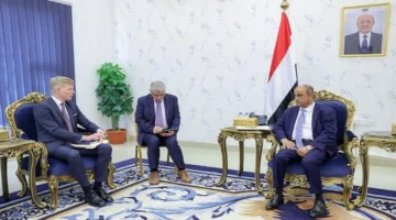 اليمن على شفا الانفجار.. بن بريك يكشف خطة إحياء الاقتصاد تحت الهجمات الحوثية